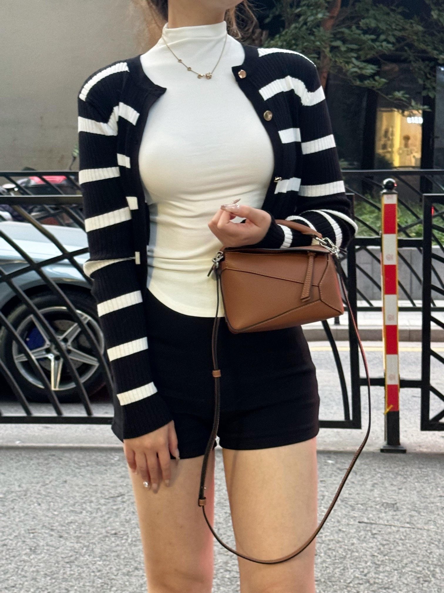 로에베 퍼즐백 미니 엣지