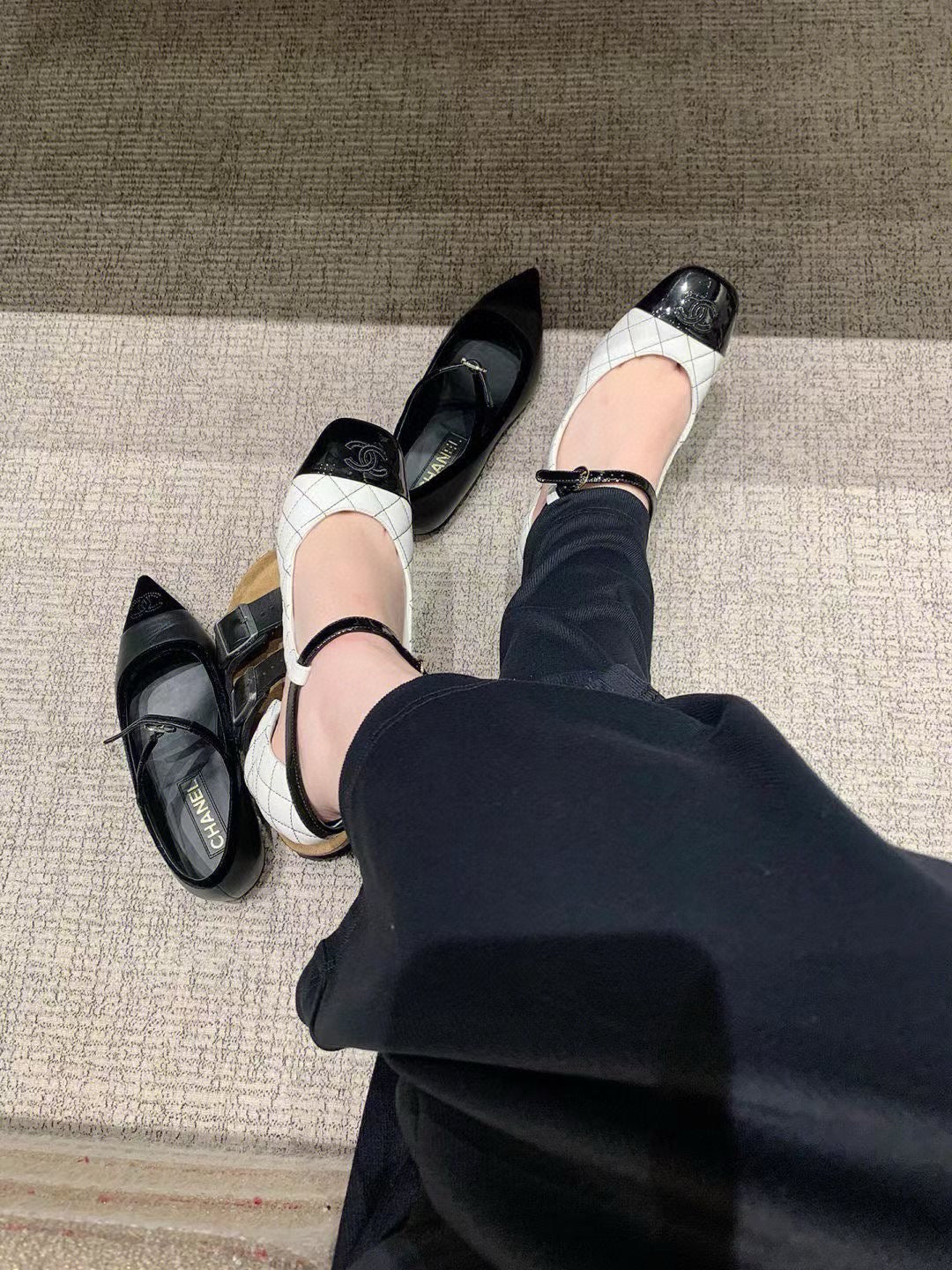 C CC로고 벨벳 메리제인 힐