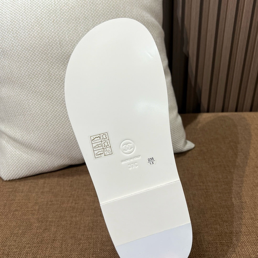 C 크럼플드 샌들