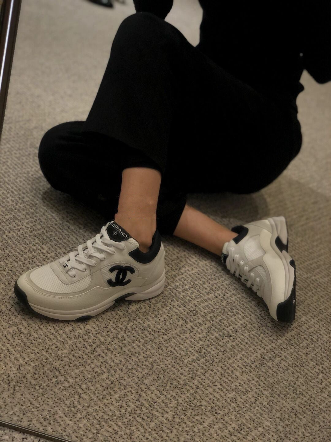 C 메쉬 스웨이드 스니커즈