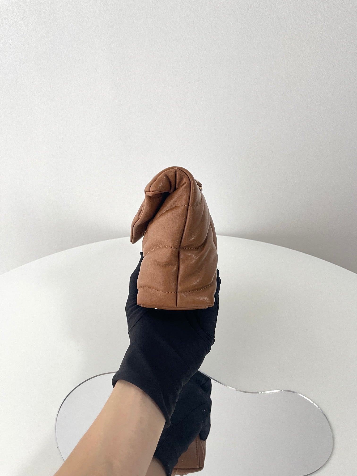 생로랑 루루 푸퍼백 토이 (브라운)
