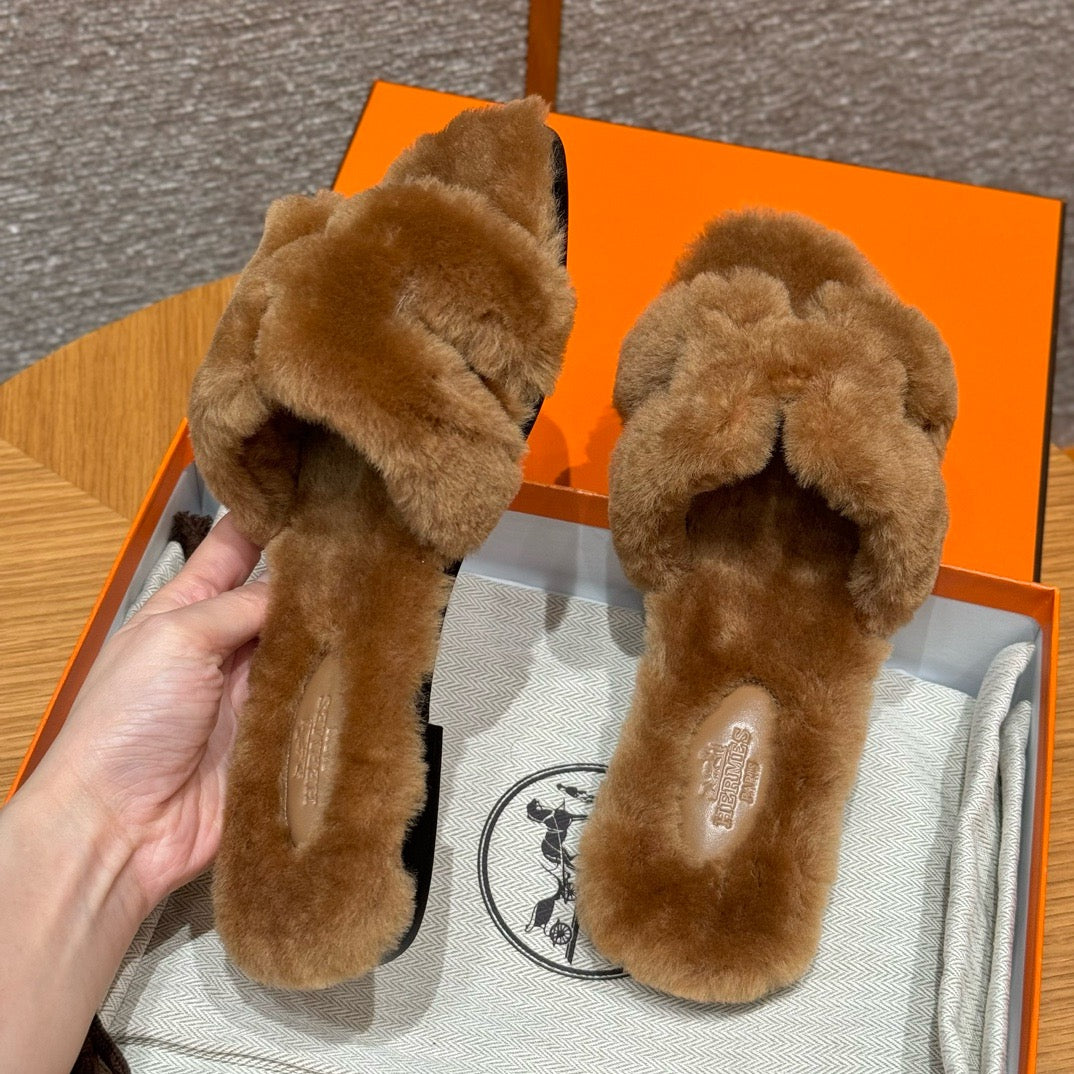 에르메스 Oran 오란 슬리퍼  시어링 (브라운)