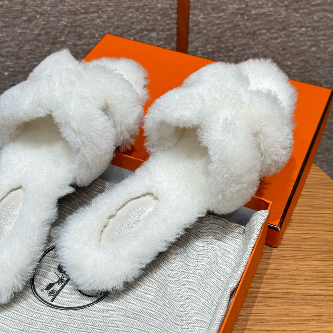 에르메스 Oran 오란 슬리퍼  시어링 (화이트)