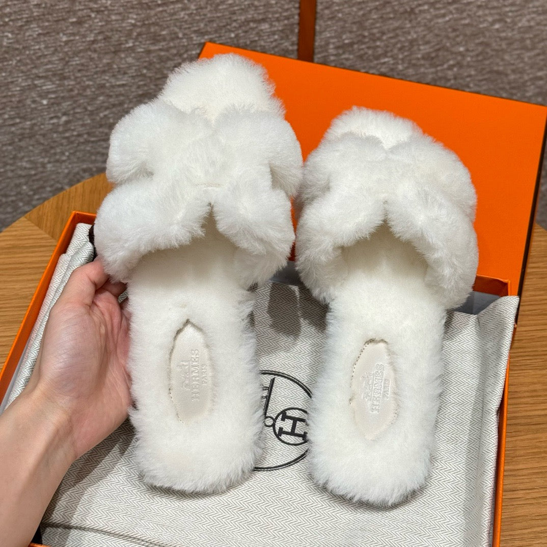 에르메스 Oran 오란 슬리퍼  시어링 (화이트)