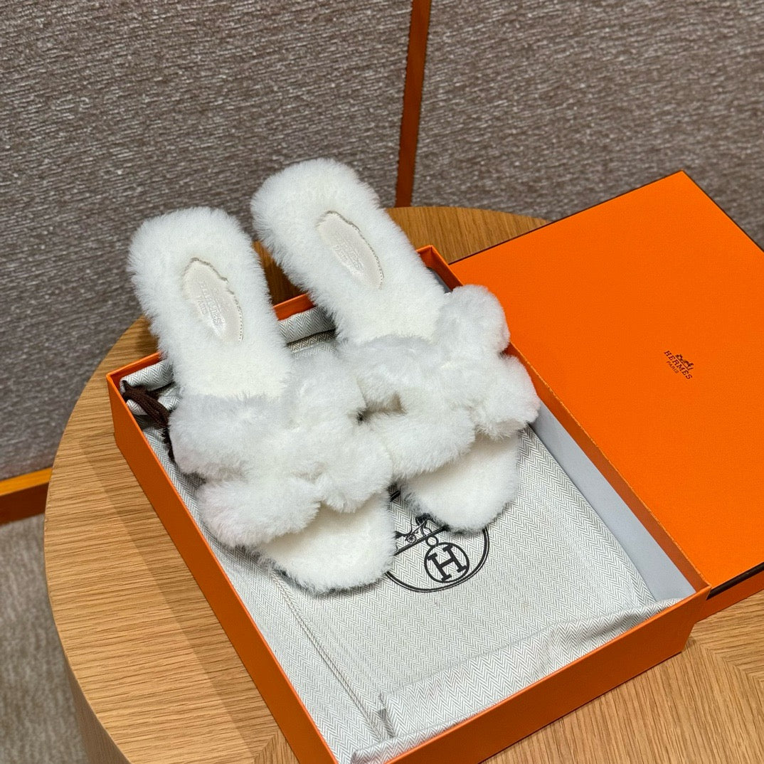 에르메스 Oran 오란 슬리퍼  시어링 (화이트)