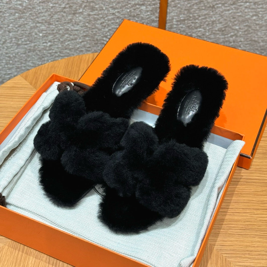 에르메스 Oran 오란 슬리퍼  시어링 (블랙)