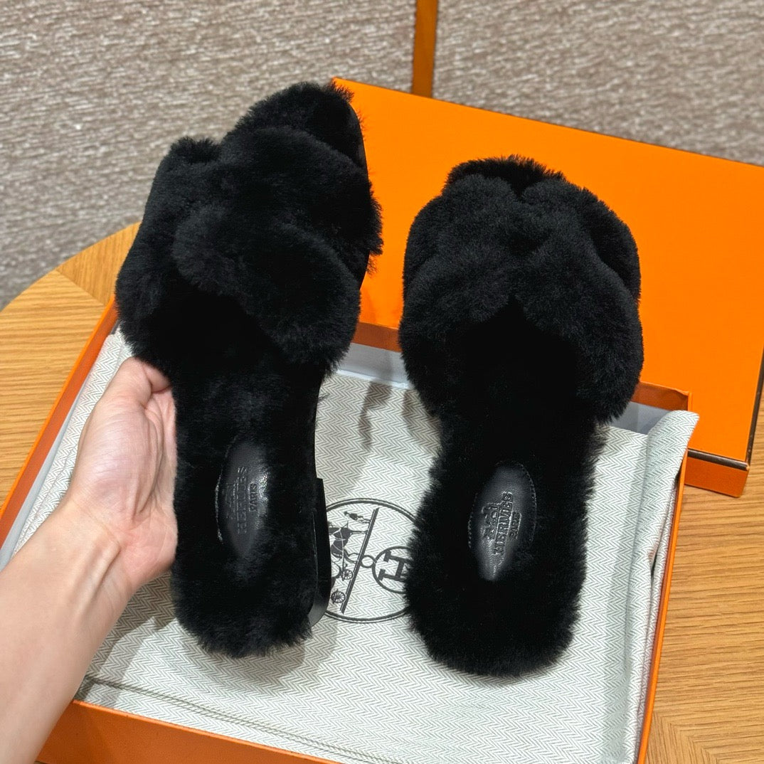 에르메스 Oran 오란 슬리퍼  시어링 (블랙)