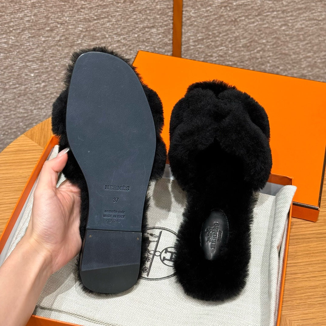 에르메스 Oran 오란 슬리퍼  시어링 (블랙)