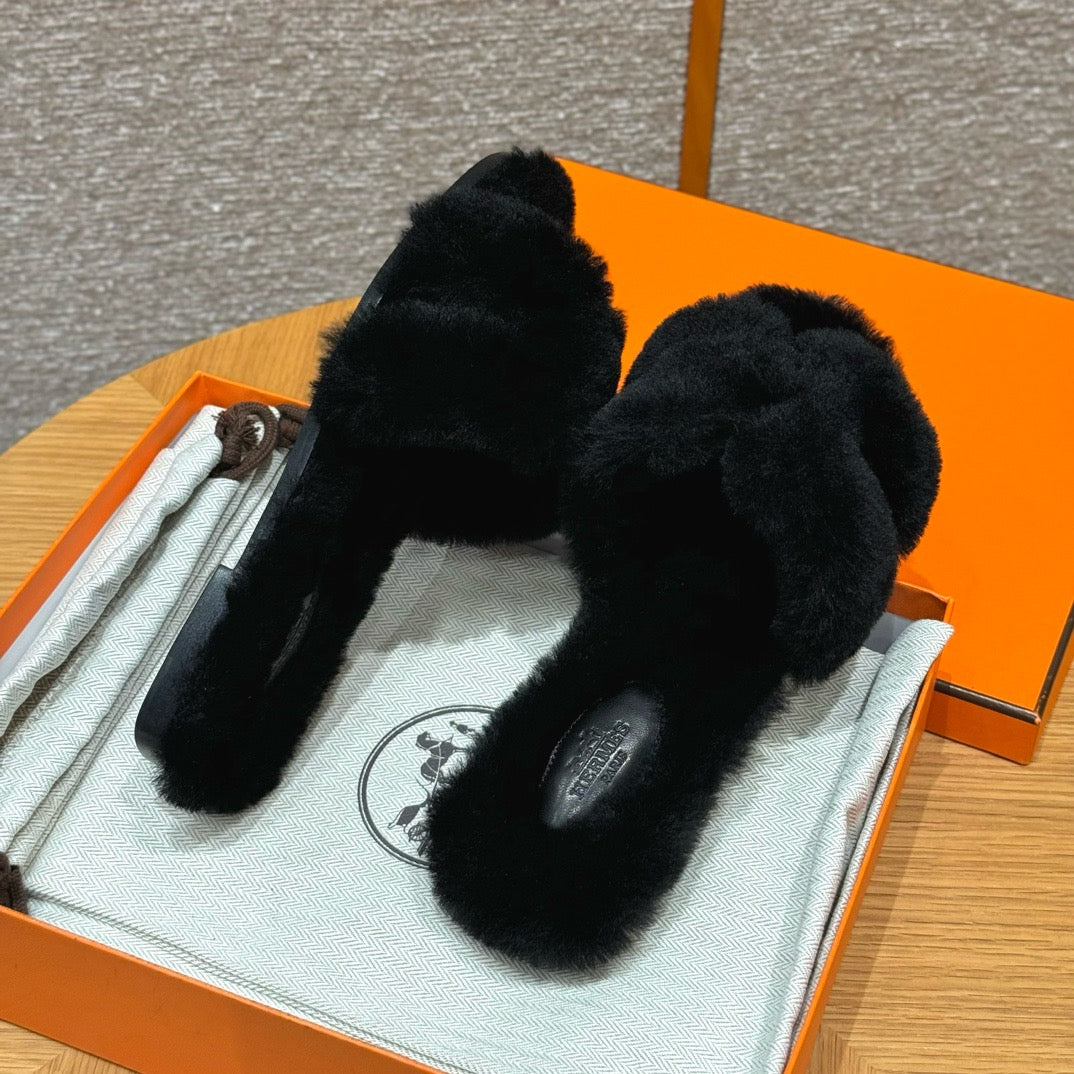 에르메스 Oran 오란 슬리퍼  시어링 (블랙)