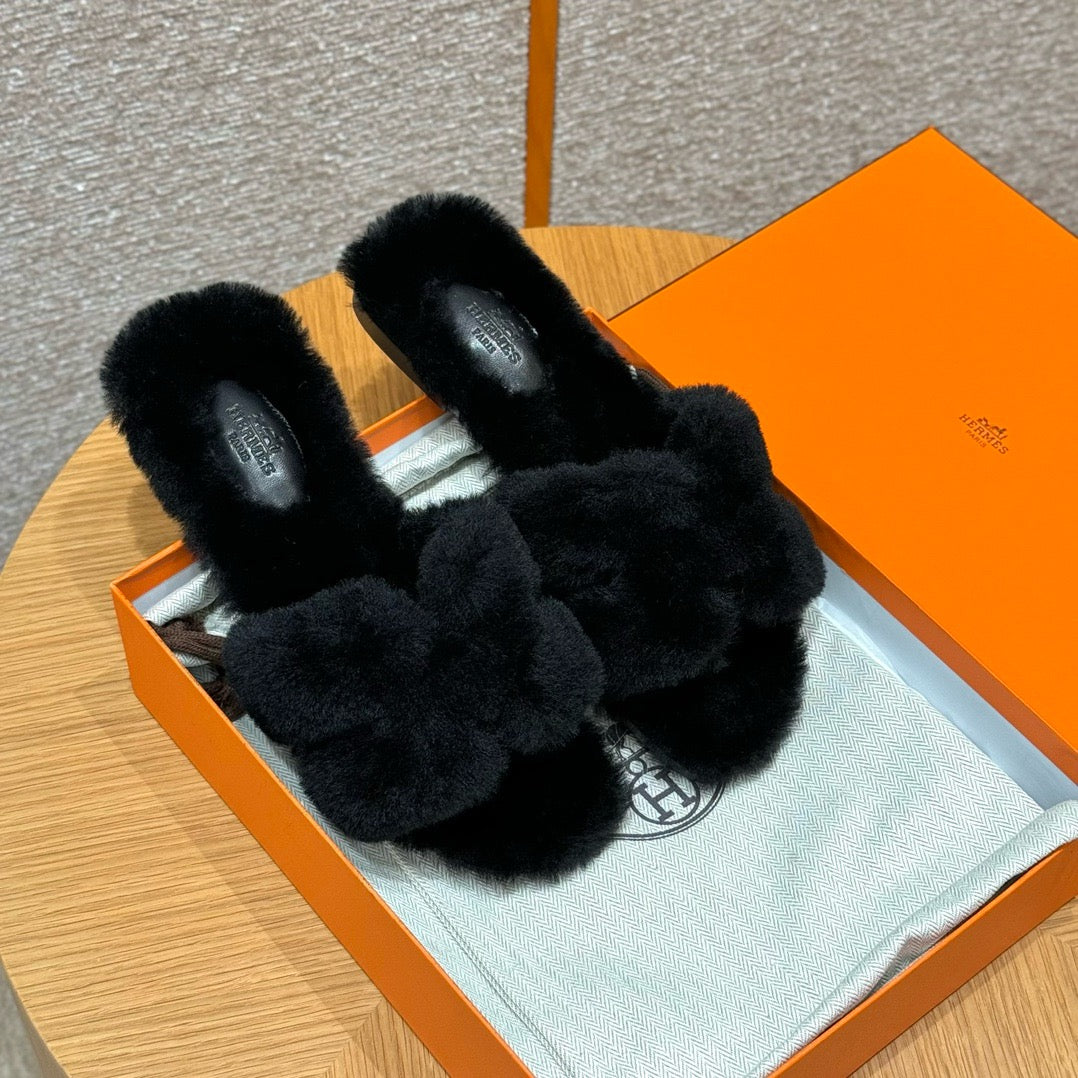 에르메스 Oran 오란 슬리퍼  시어링 (블랙)