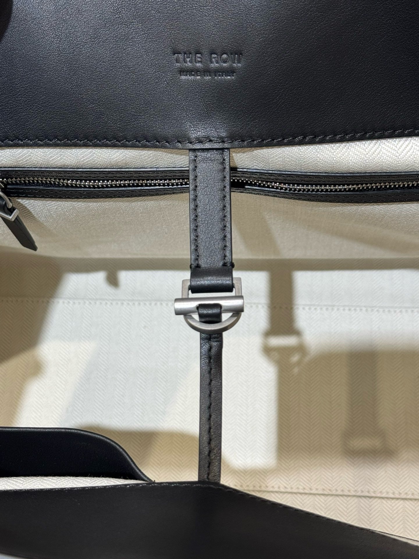 더로우 말로 17백