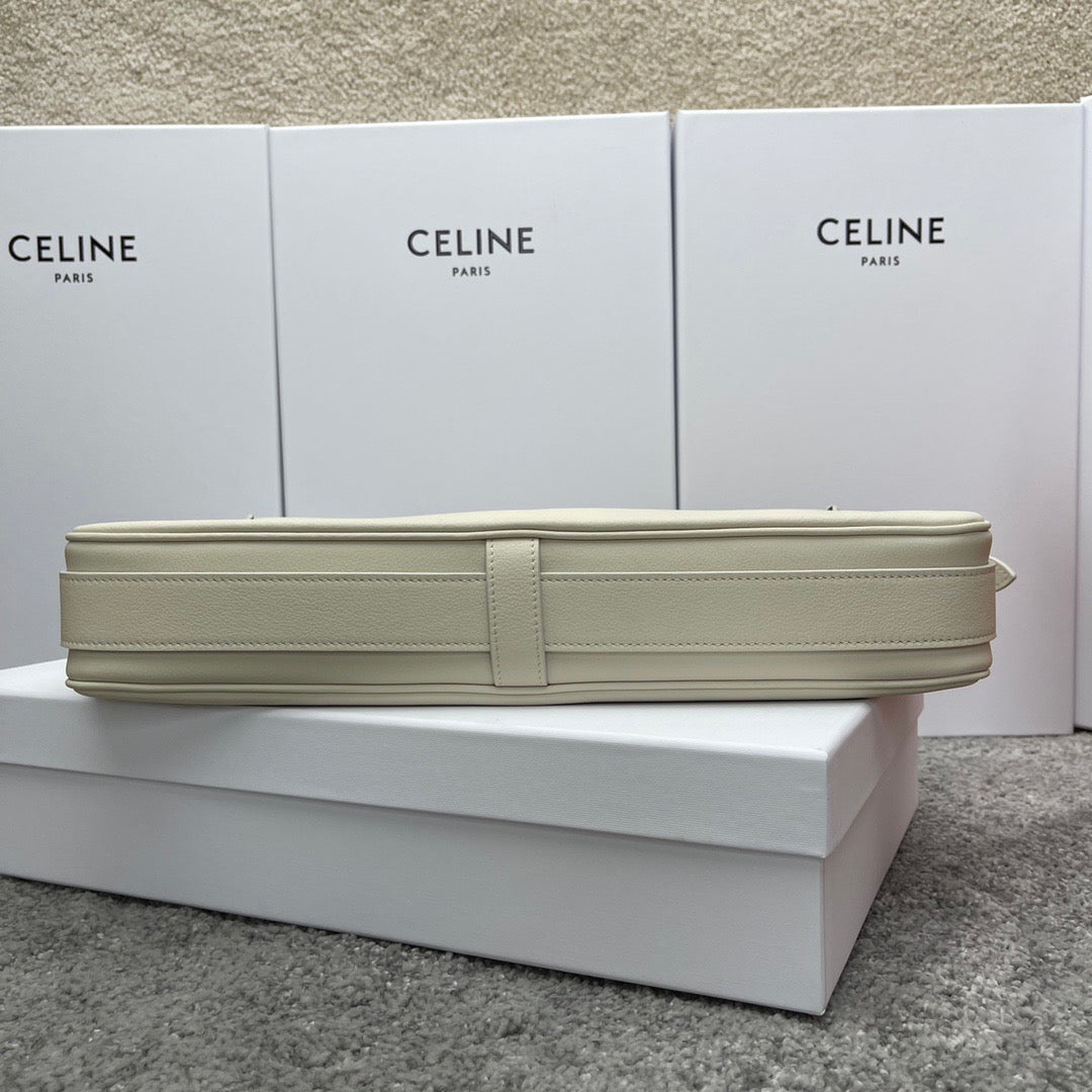 CEL 로미 숄더백 미디움
