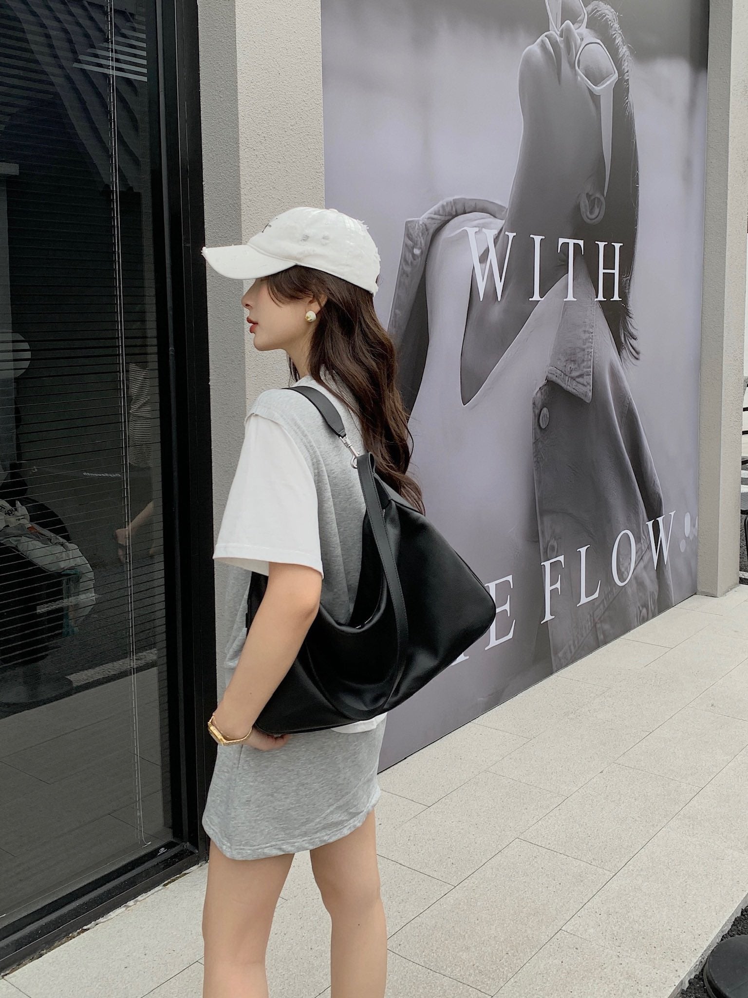 CEL 로미 숄더백 라지