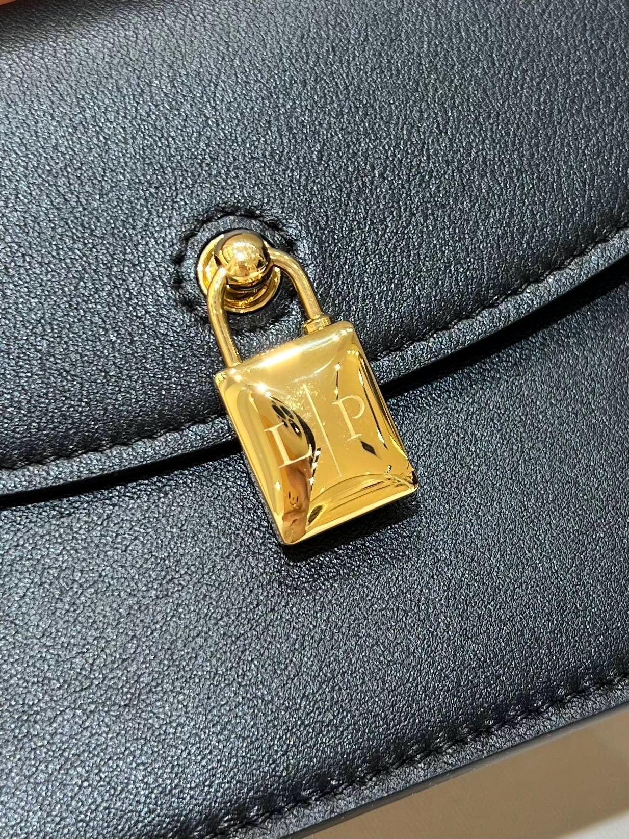 L 엑스트라 포쉐트 미니백