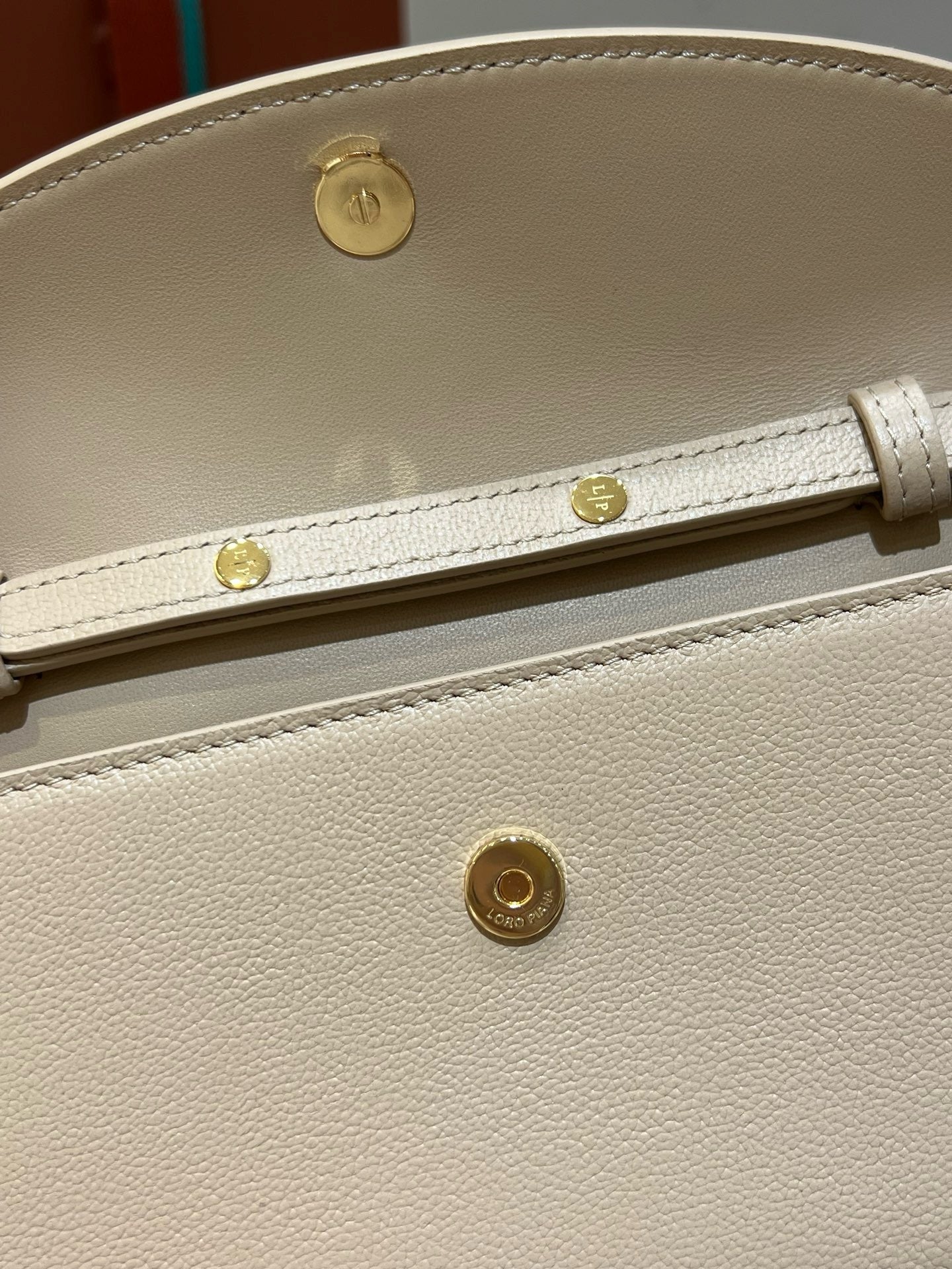L 엑스트라 포쉐트 미니백