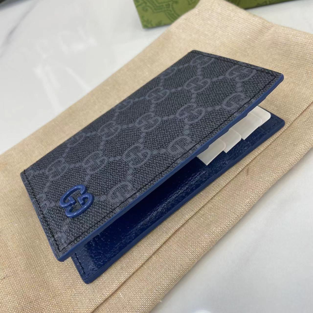 구찌 GG 디테일 롱 카드 케이스