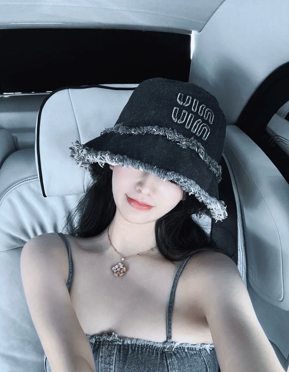 미우미우 버킷햇 2