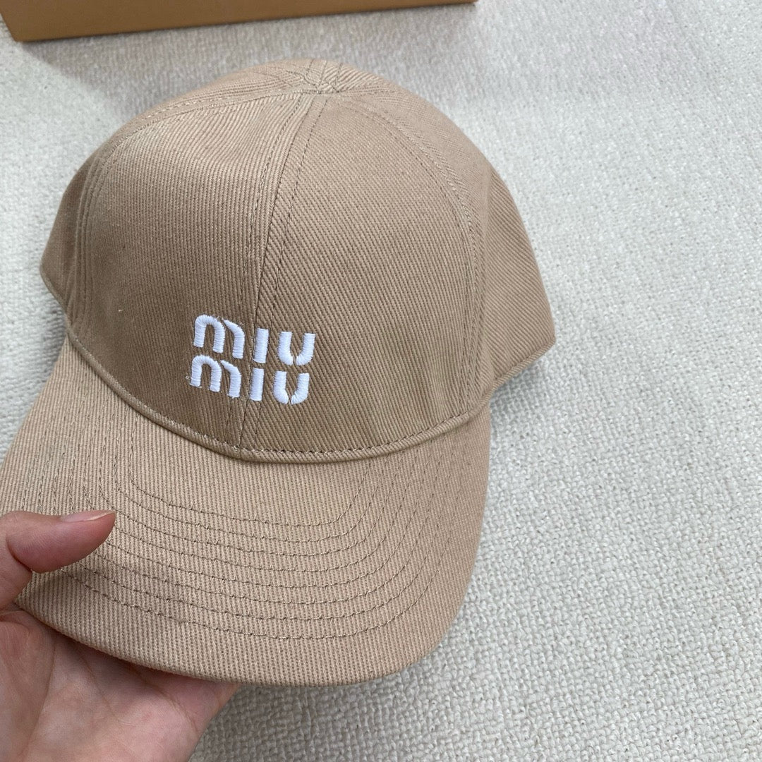 미우미우 볼캡 (로프끈 볼캡)