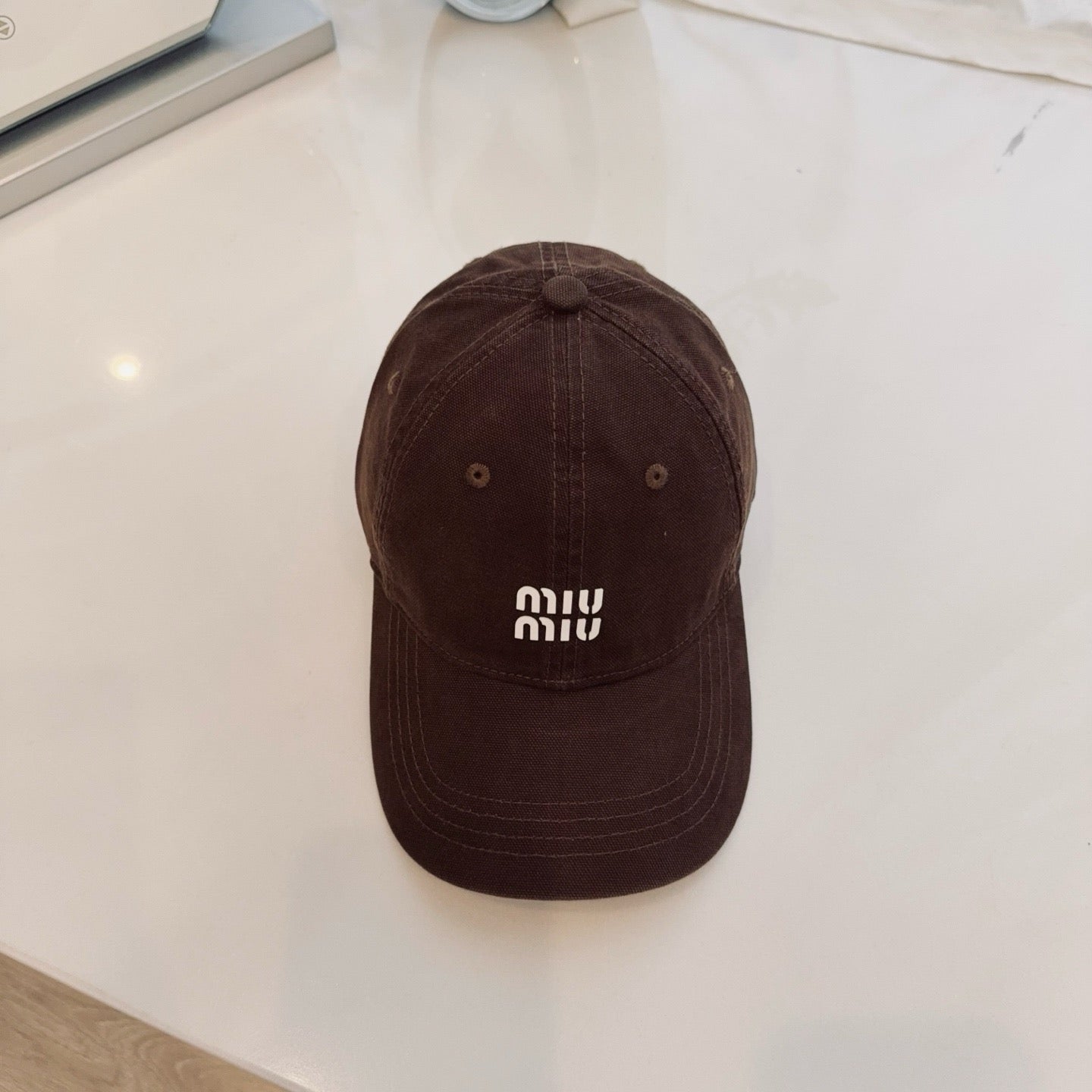 미우미우 볼캡 2