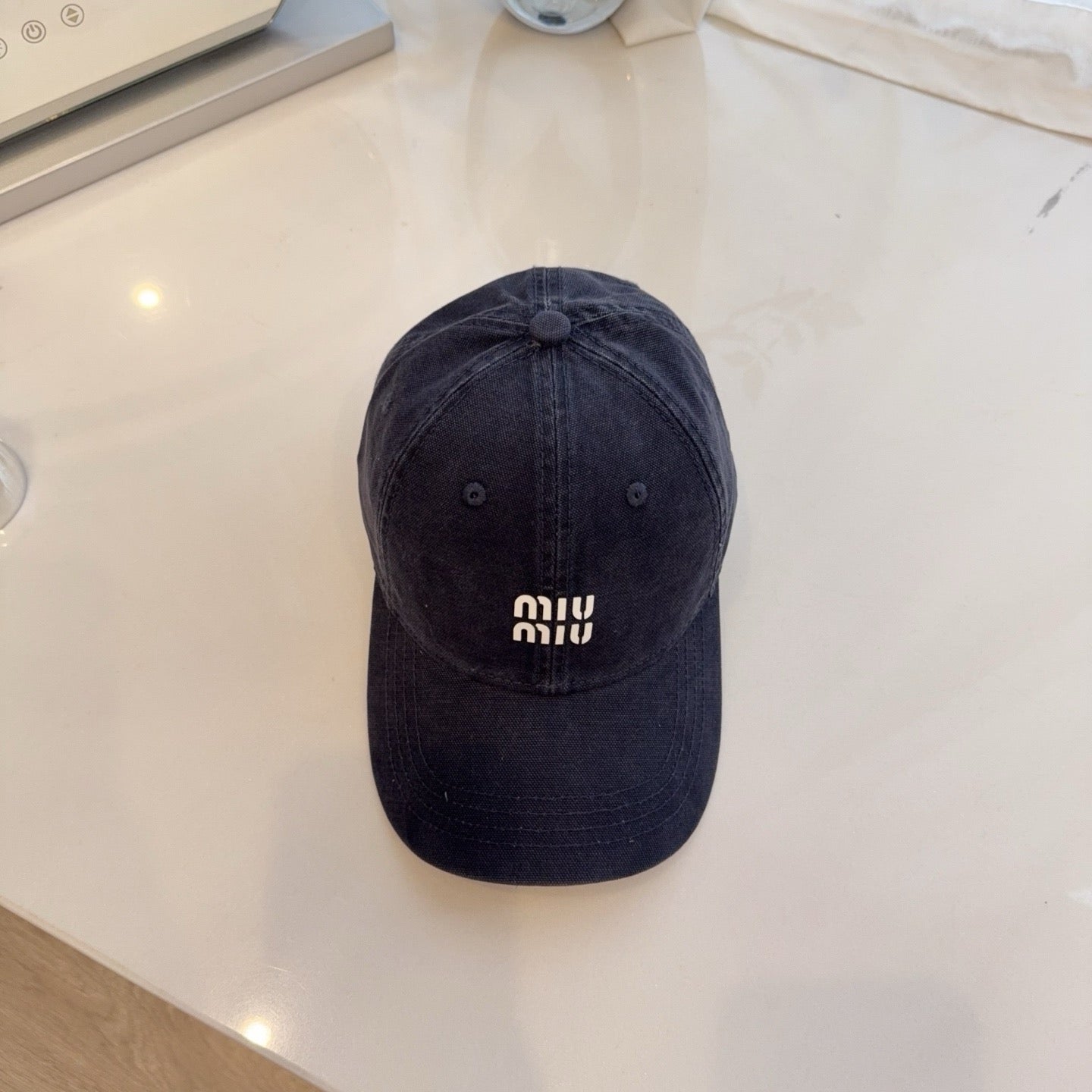 미우미우 볼캡 2
