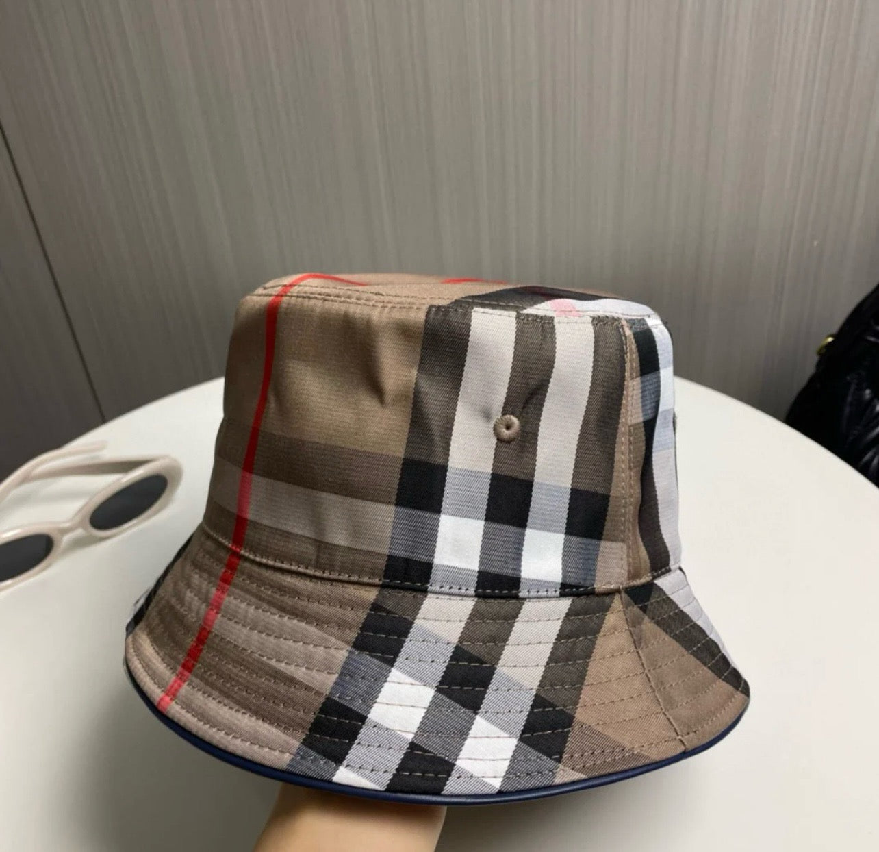 버버리 버킷햇 1