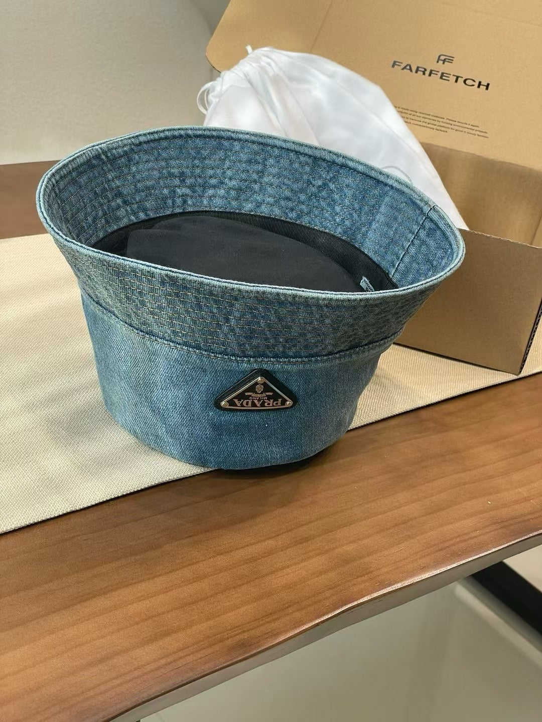 프라다 버킷햇 (데님)