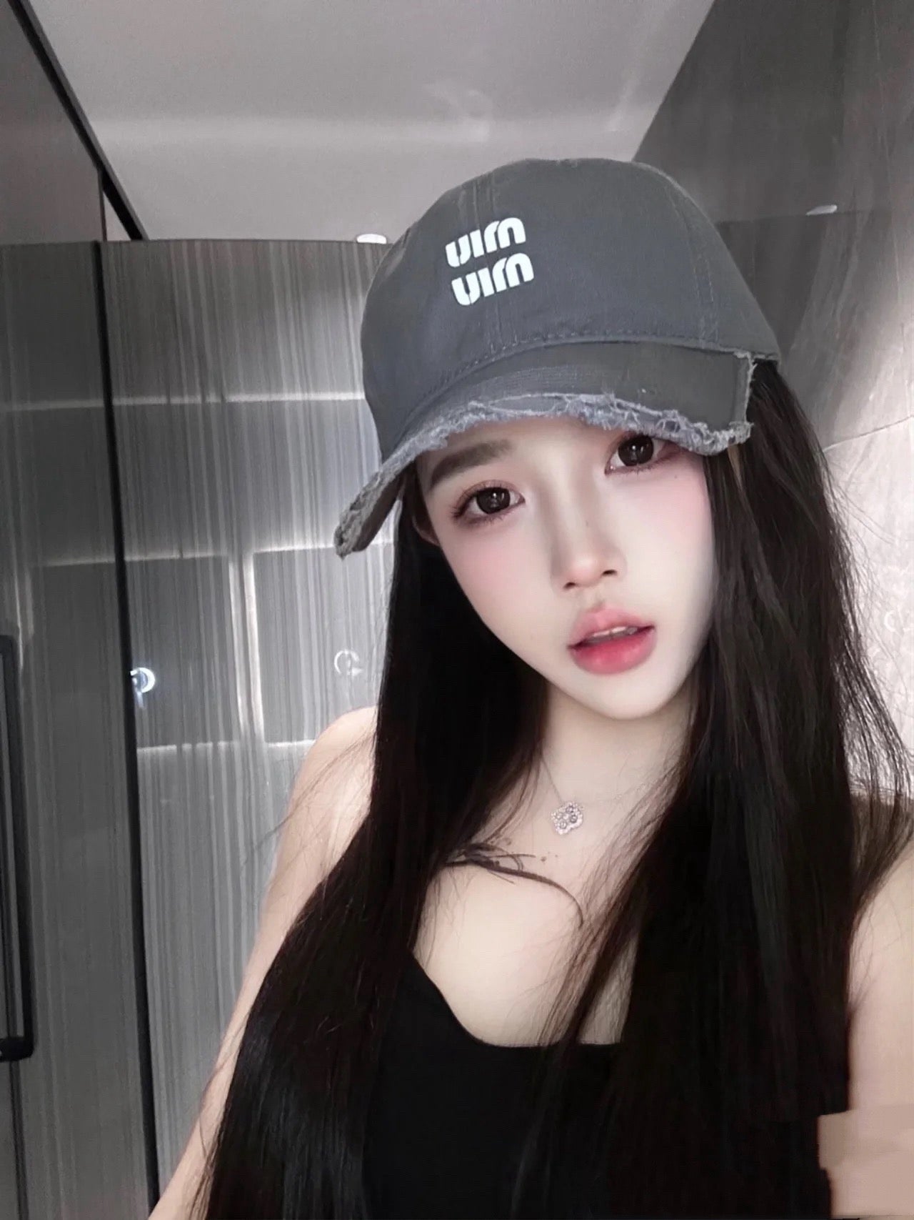 미우미우 볼캡 1