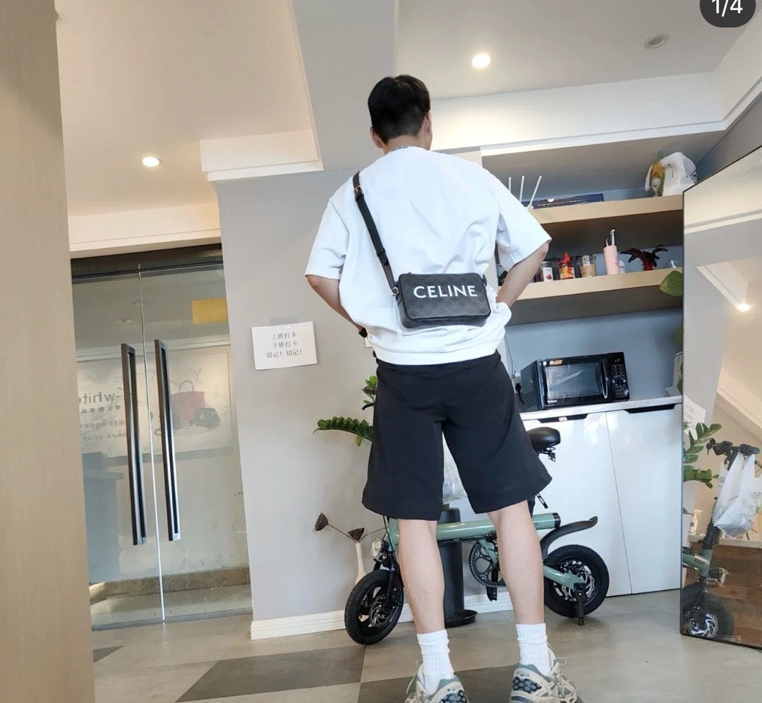 CEL 트리옹프 메신저백
