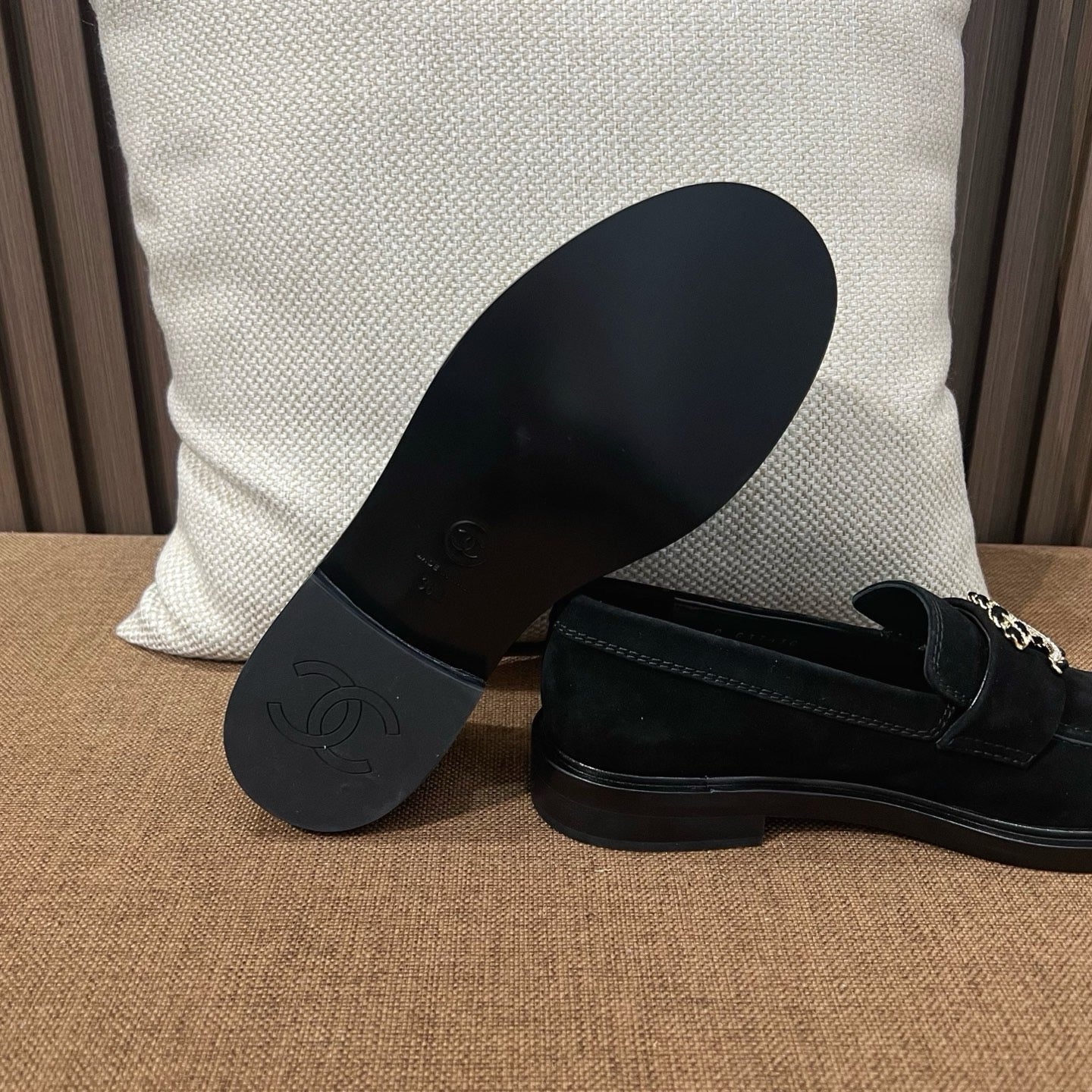 C 스웨이드 로퍼