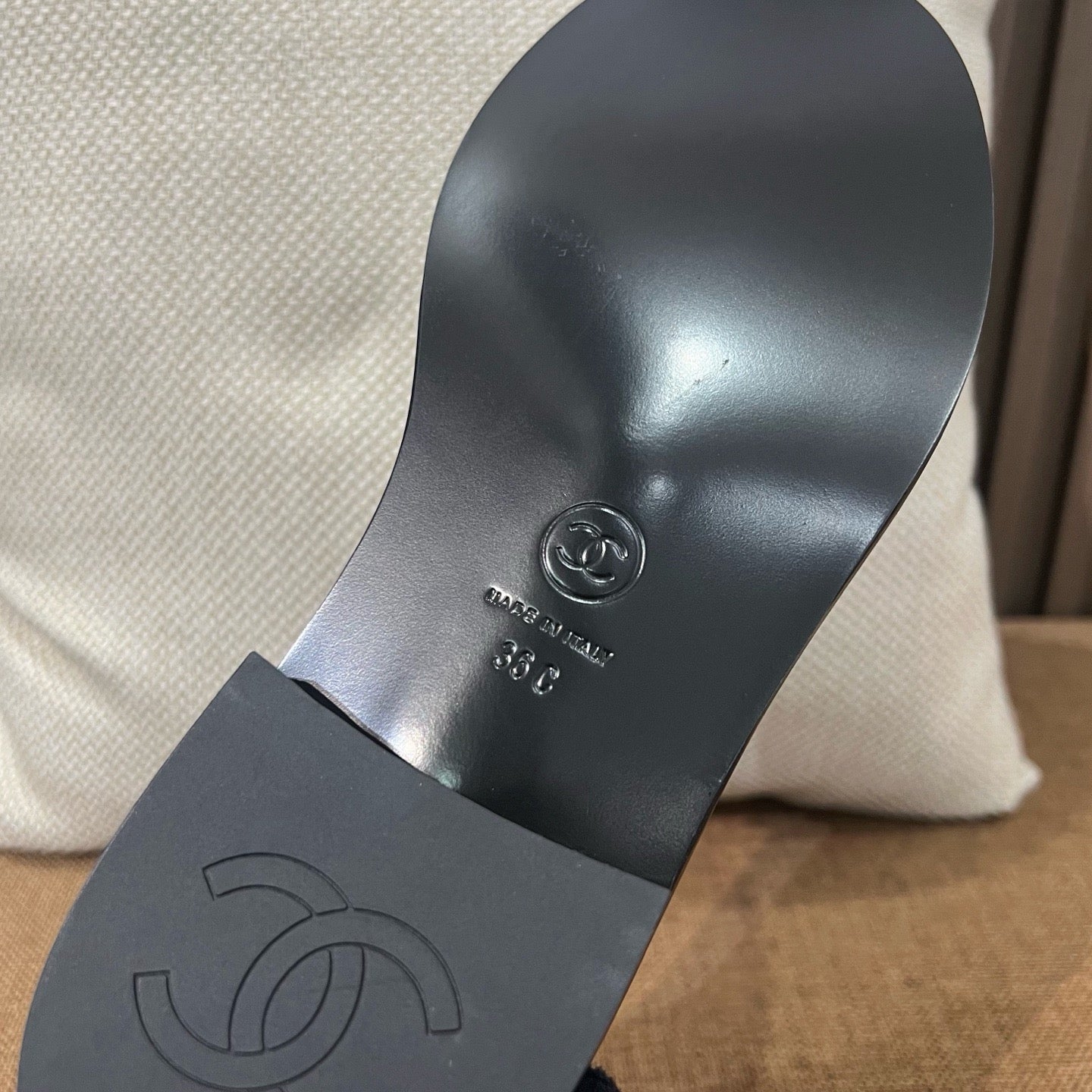 C 스웨이드 로퍼