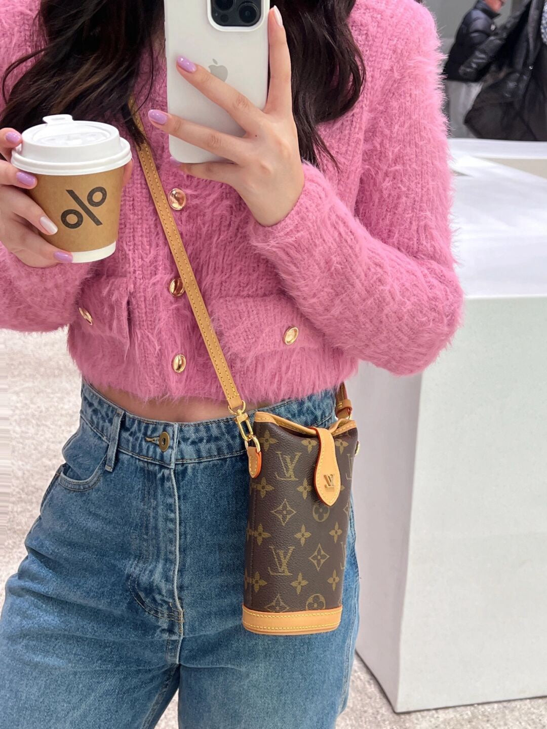 루이비통 폴드미 폰홀더 파우치