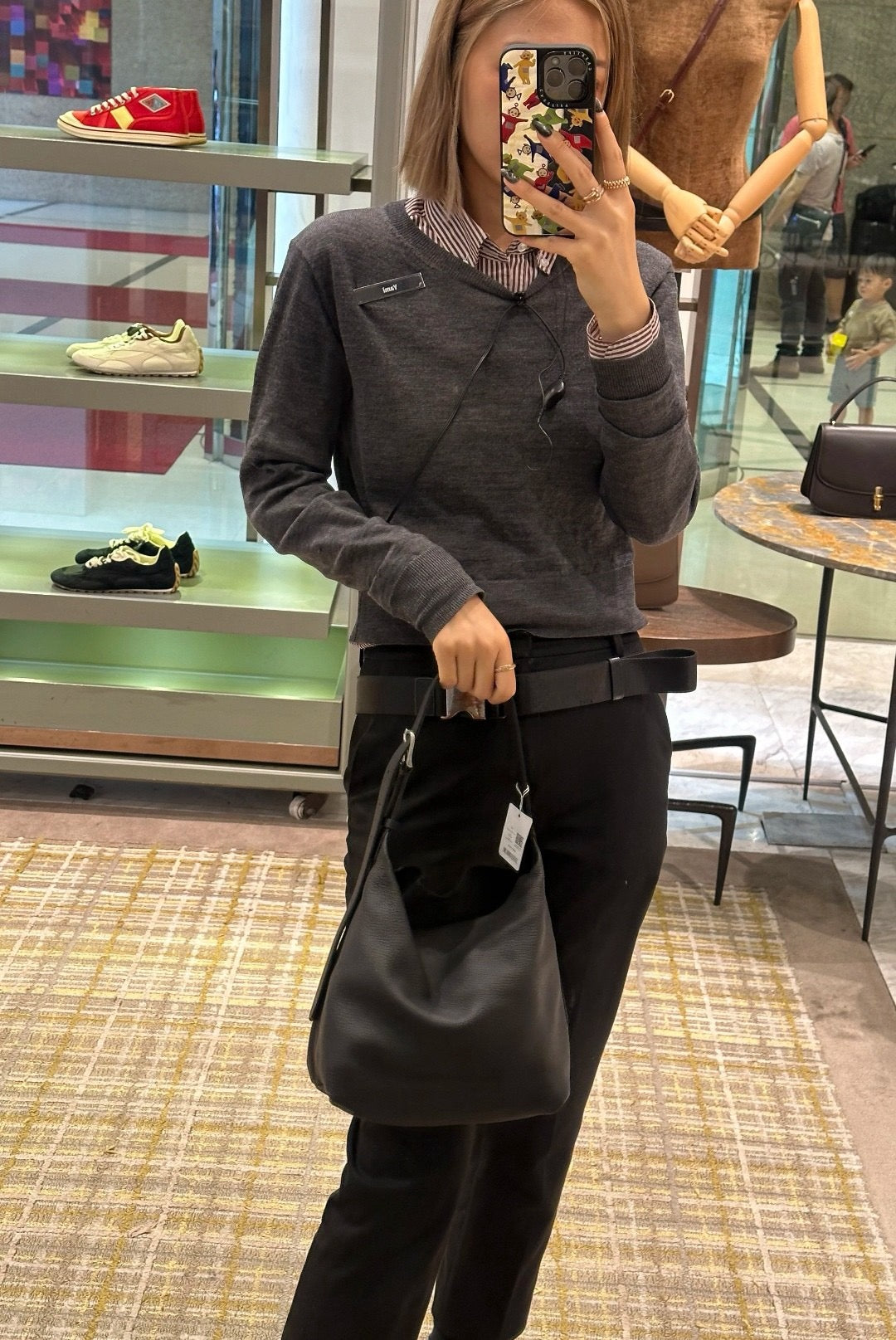 더로우 아이사 백