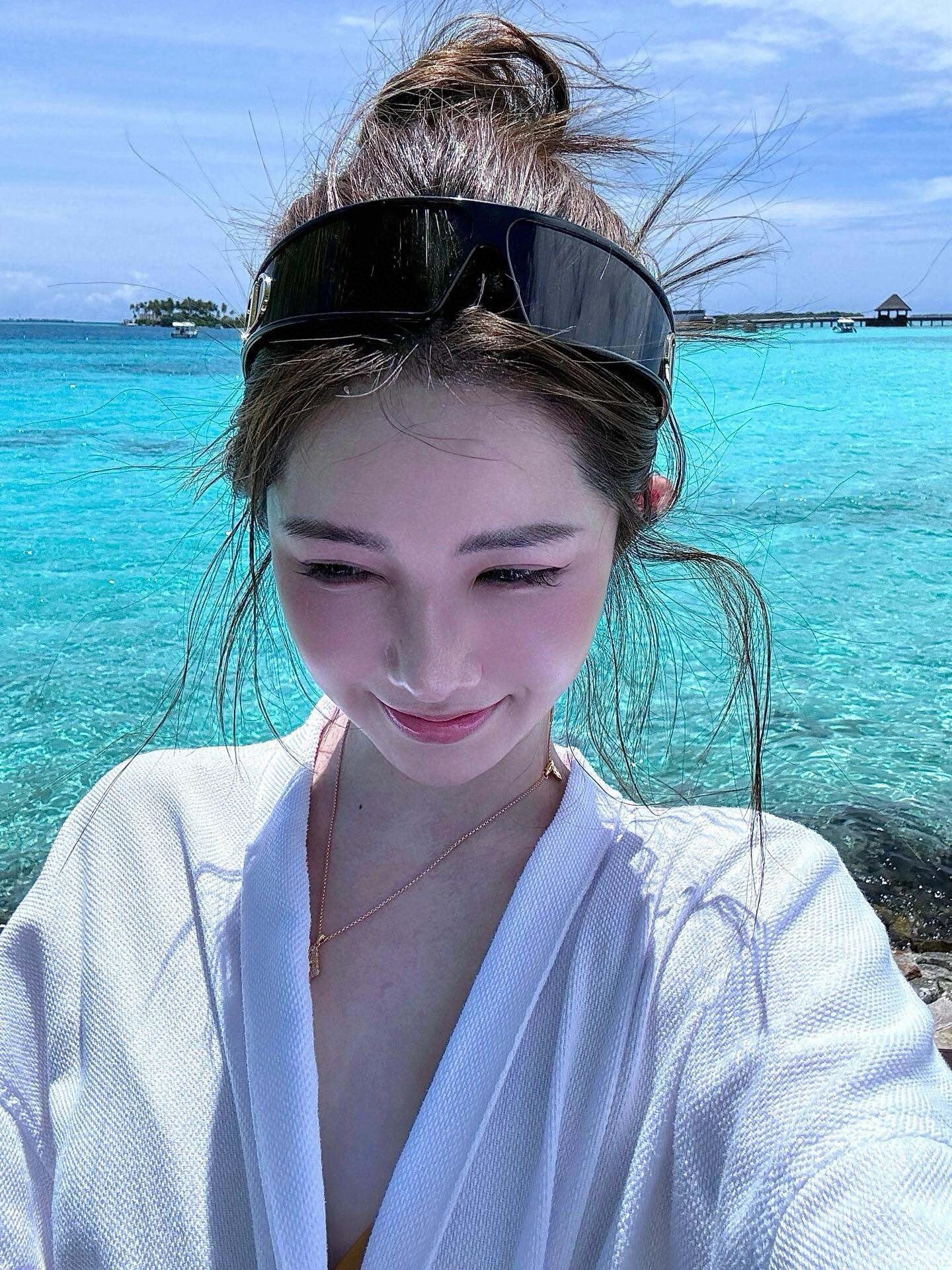 디올 VeryDior M1U 선글라스