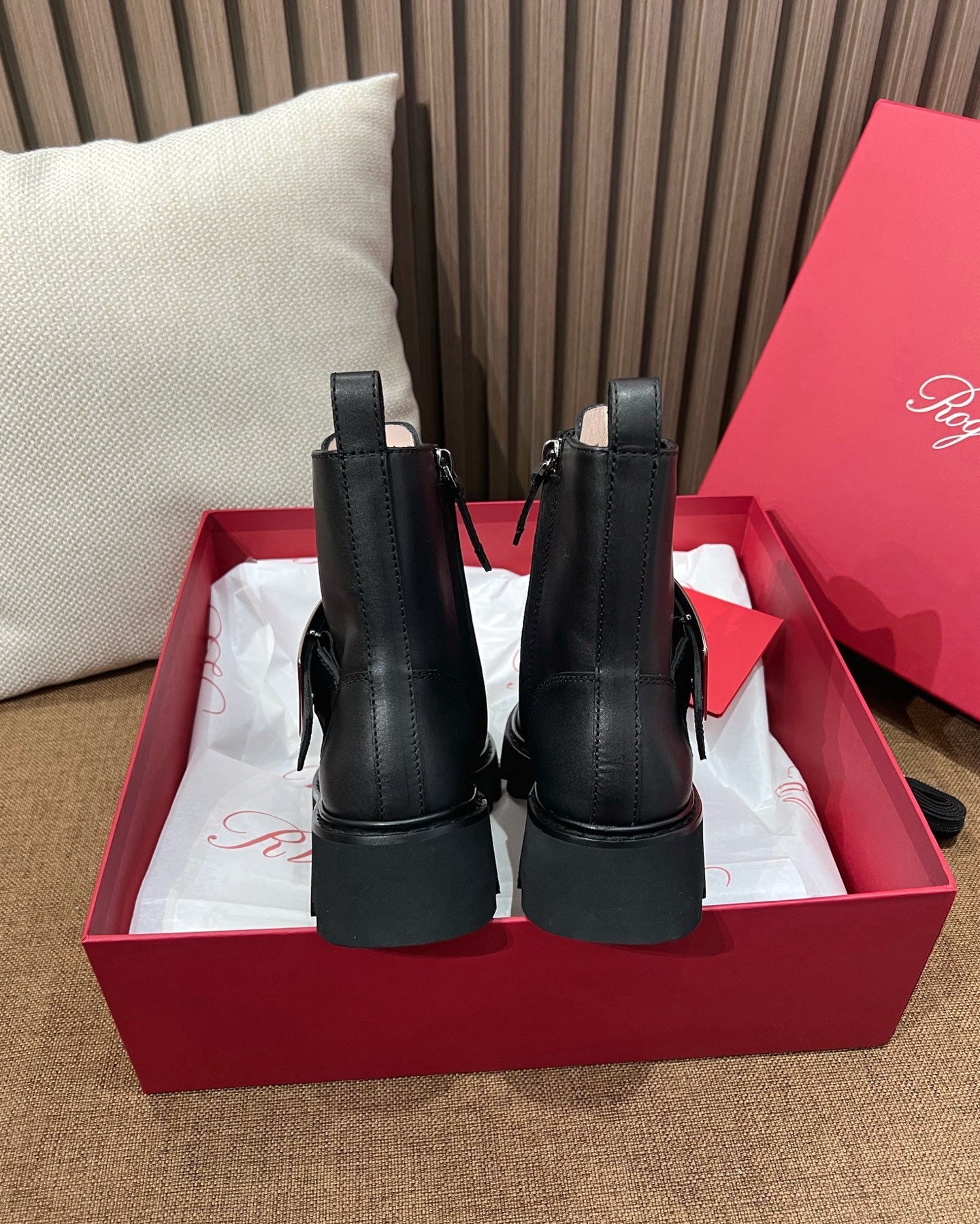 로저비비에 비브 레인저스 레더 부티 블랙