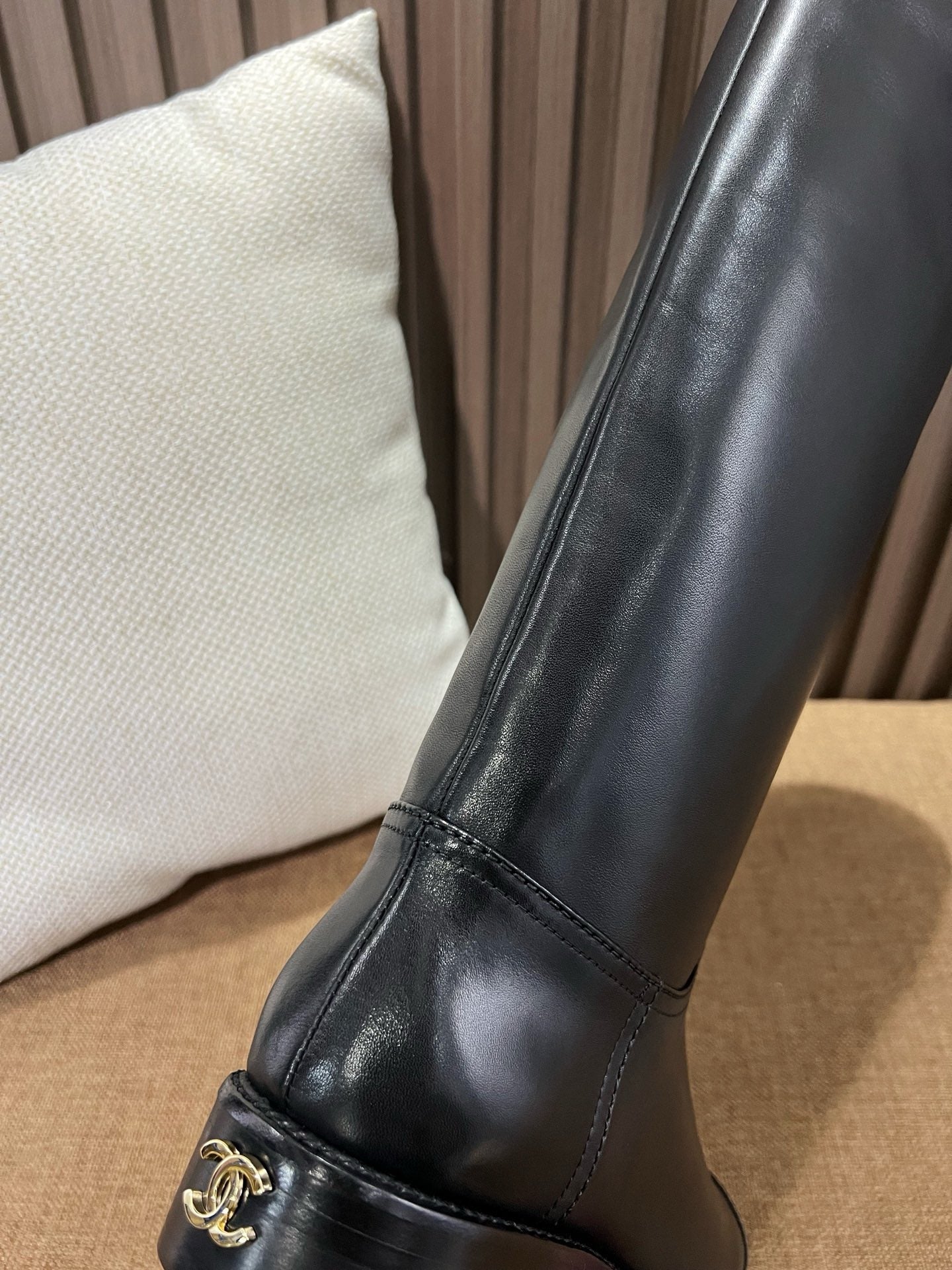 C 하이 부츠 카프스킨 블랙