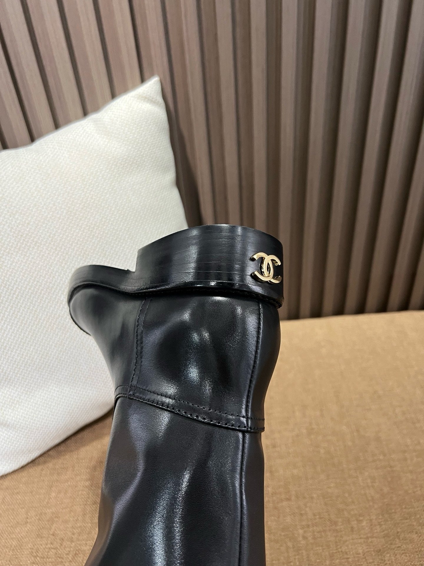 C 하이 부츠 카프스킨 블랙