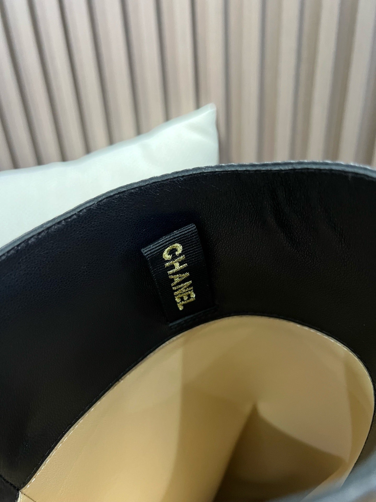 C 하이 부츠 카프스킨 블랙