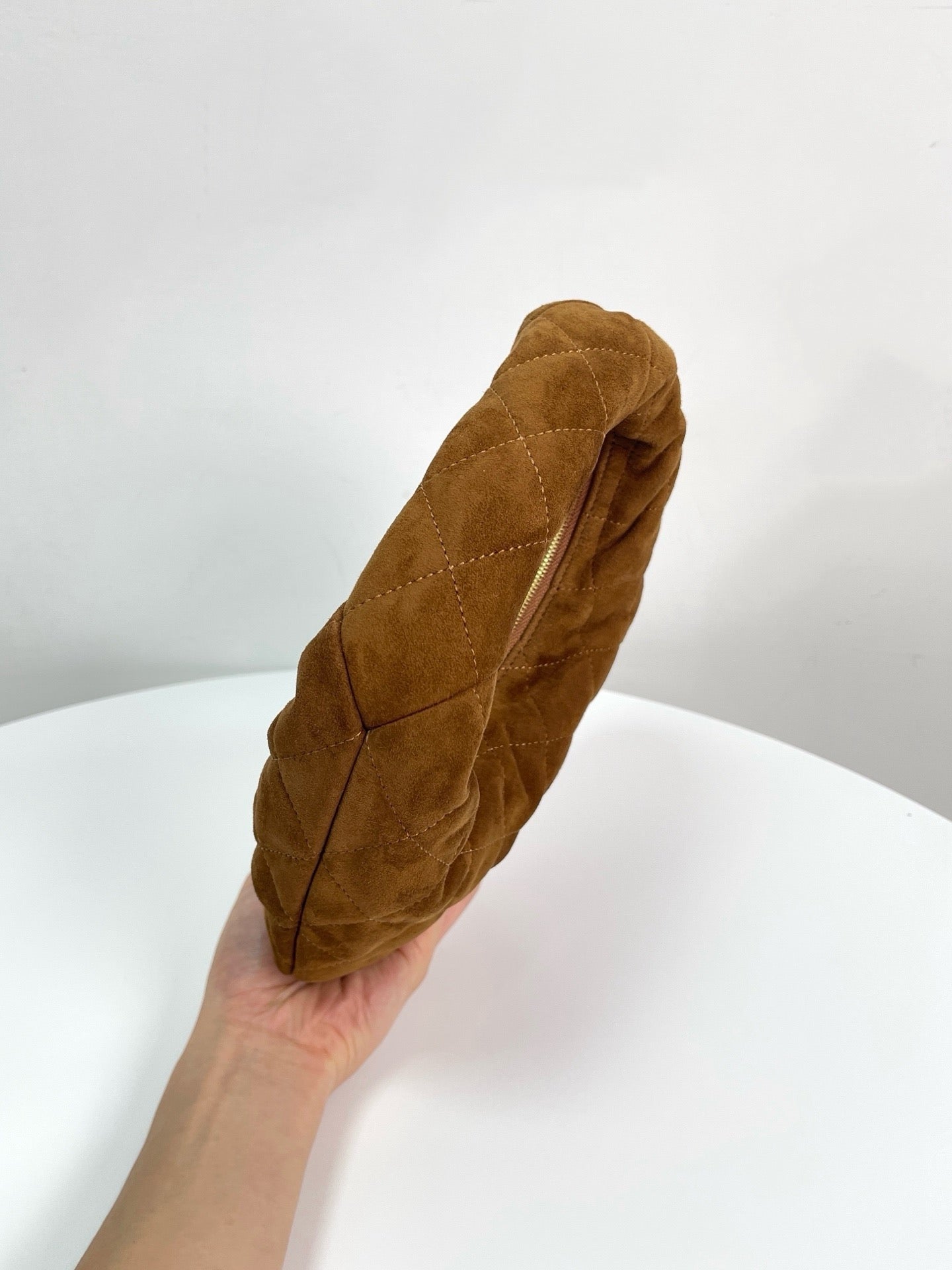 생로랑 ICARINO 이카리노 퀼팅 스웨이드 토트백 카라멜 꼬냑
