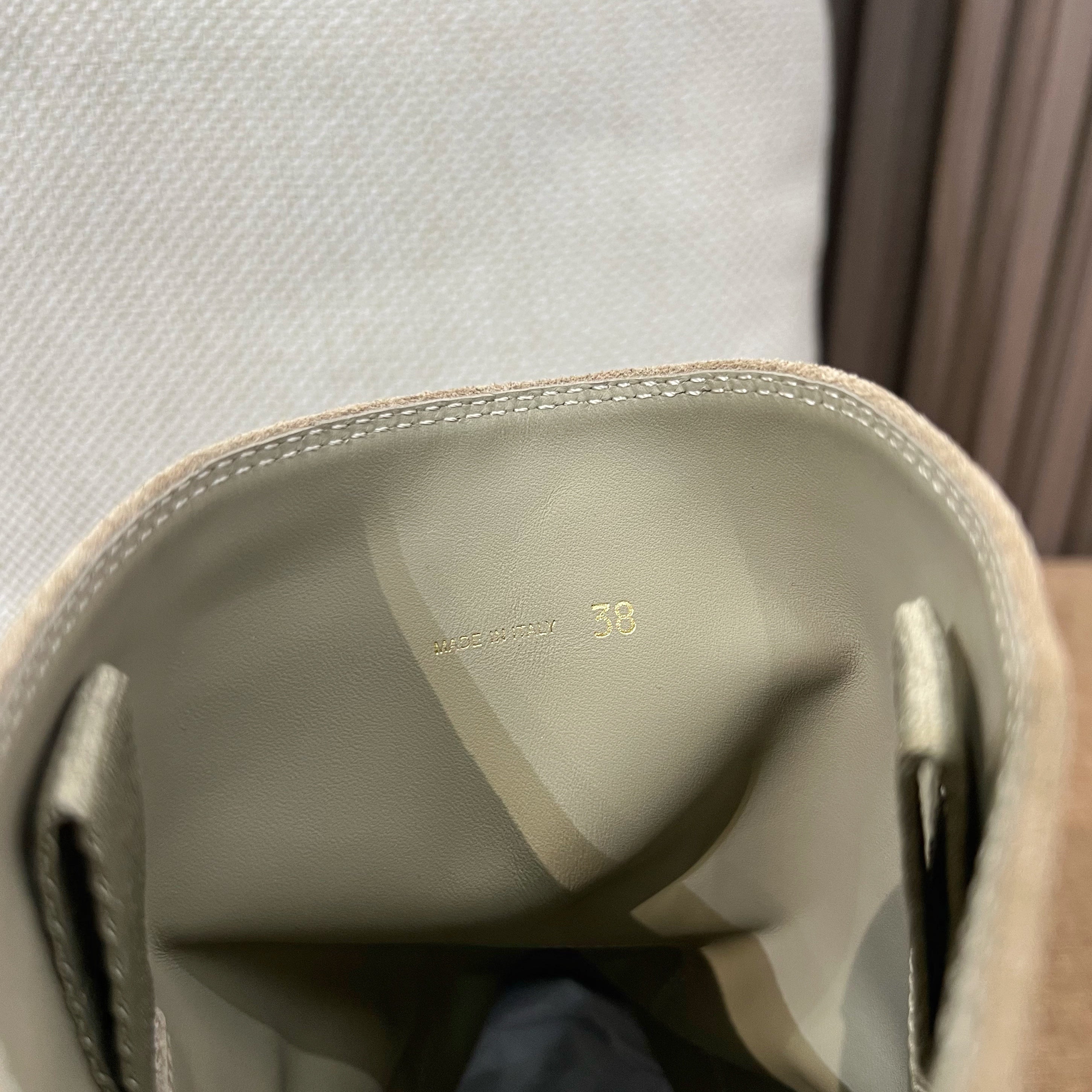 프라다 레더 부티