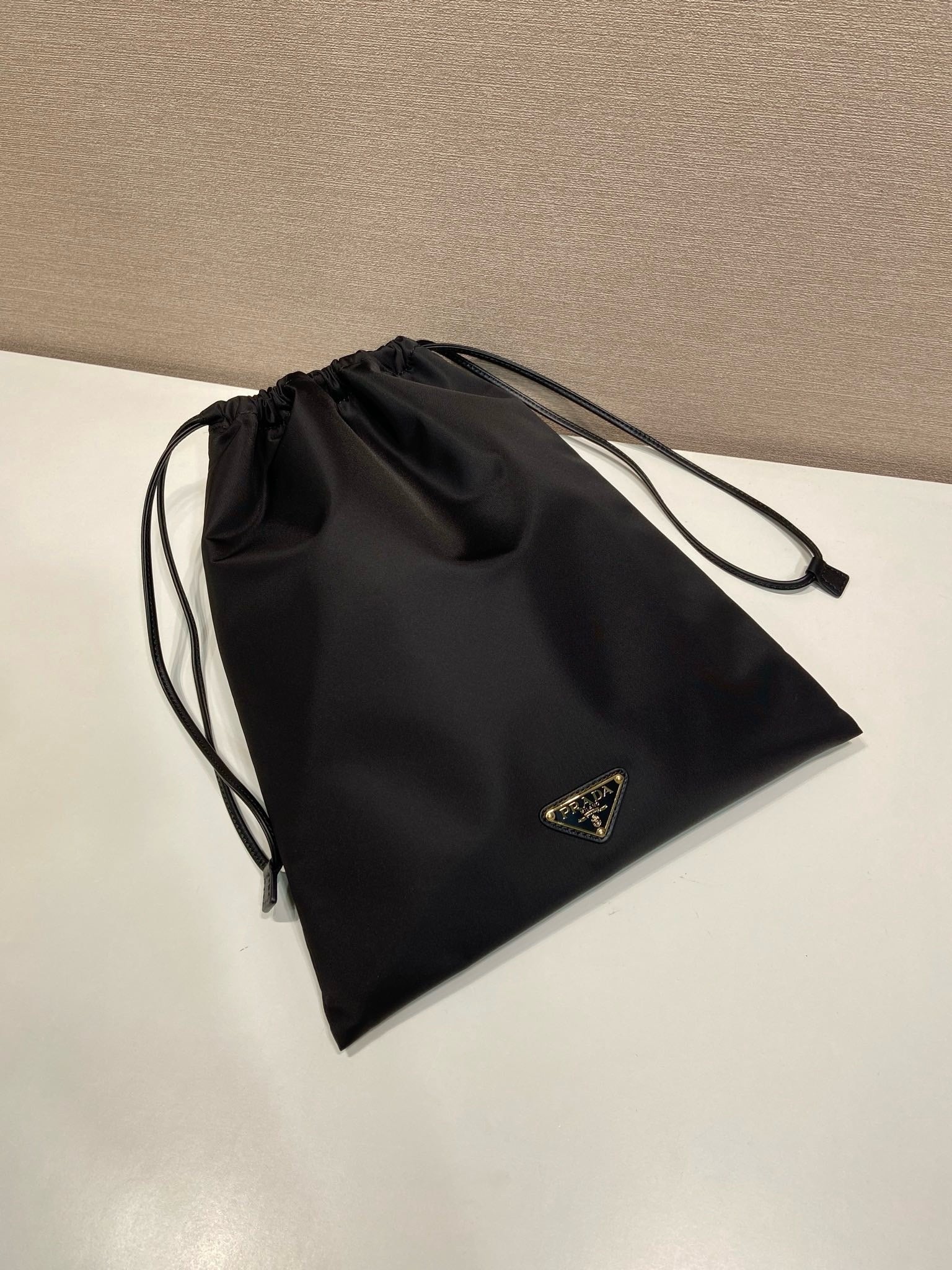 프라다 리나일론 파우치