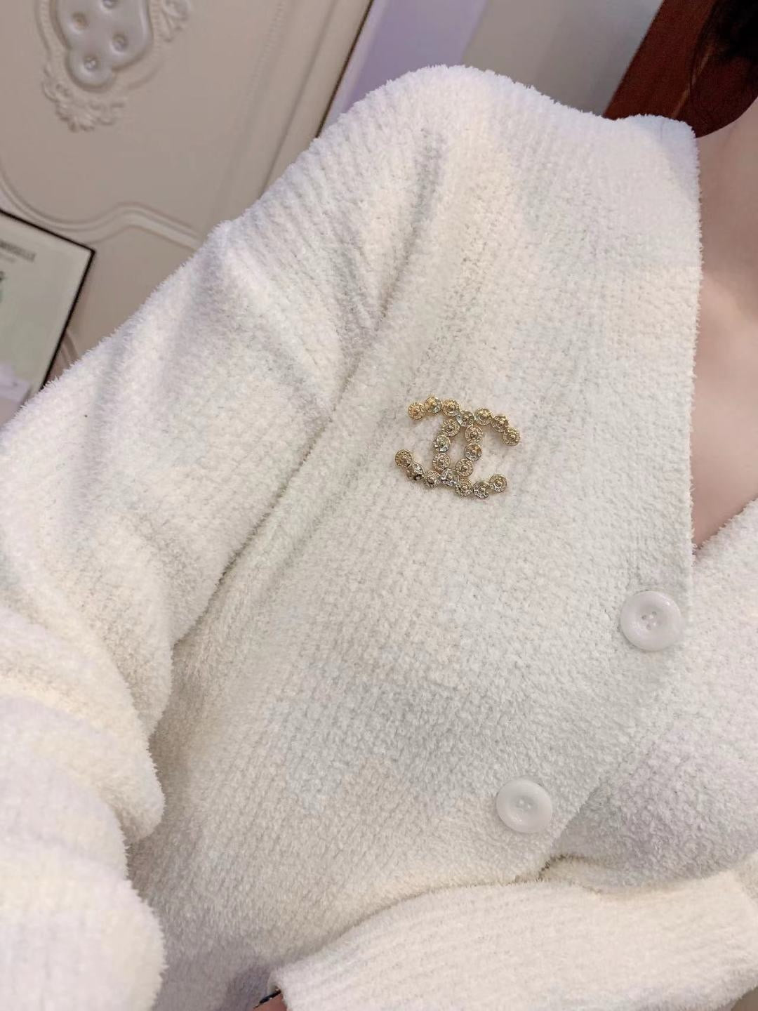 C 브로치 8