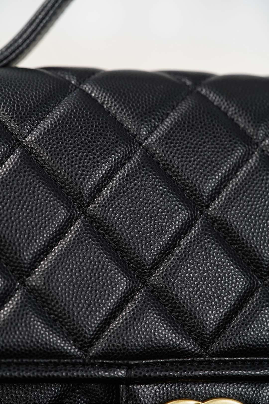 C 25FW 탑핸들 플랩백 체인 클로버