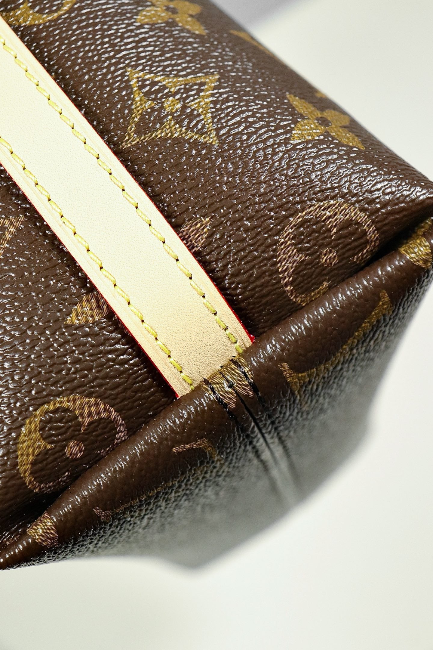 루이비통 멀티패스 모노그램