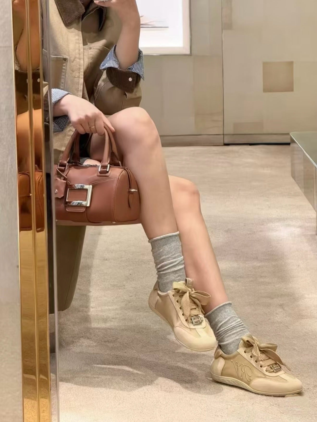 로저비비에 로우 스웨이드 스니커즈