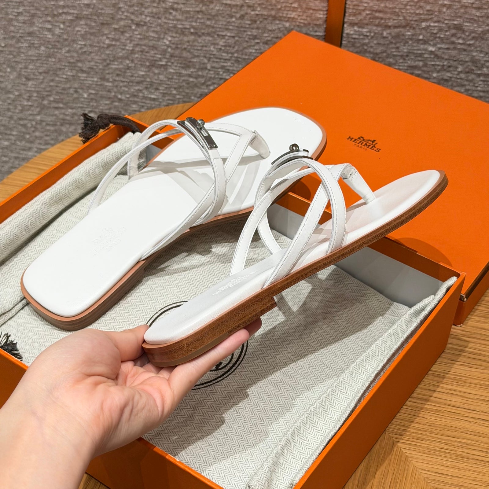 에르메스 미스 쪼리 슬리퍼
