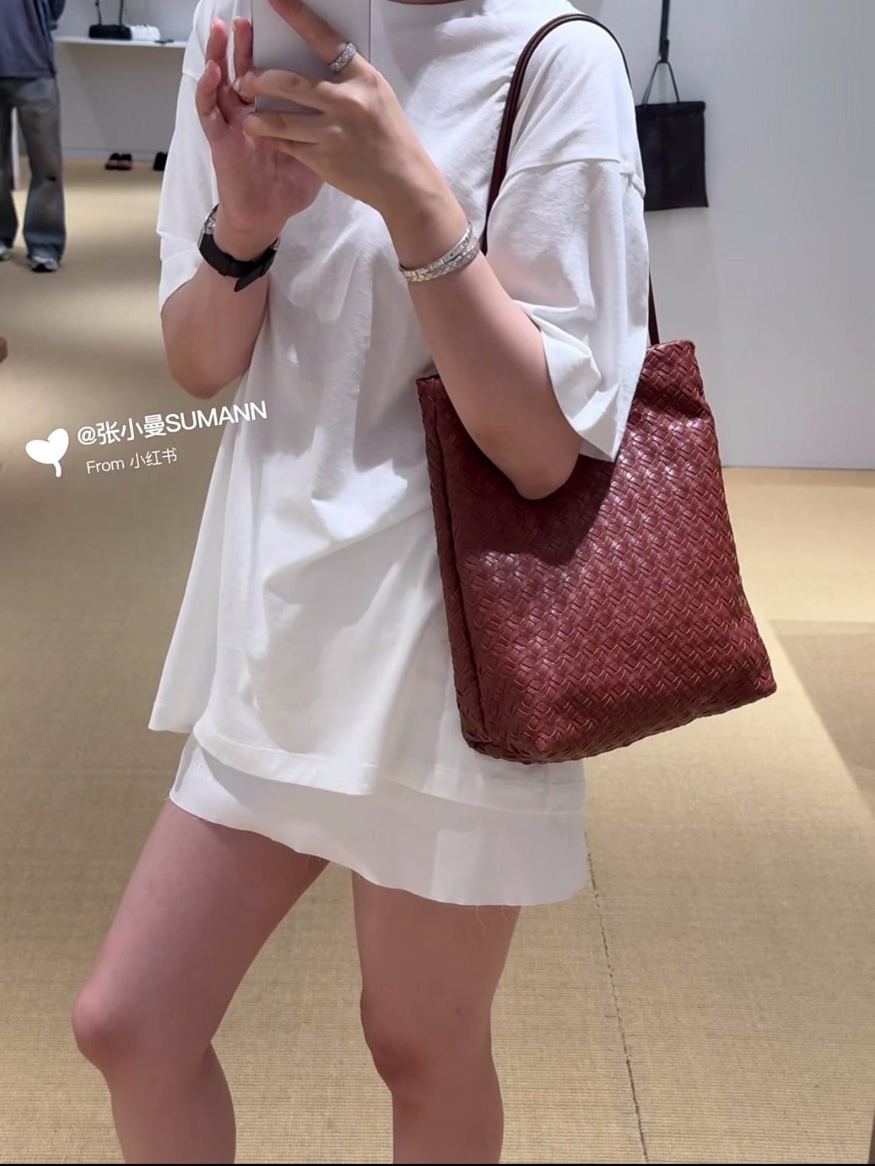더로우 Lilou 우븐 레더 숄더 백