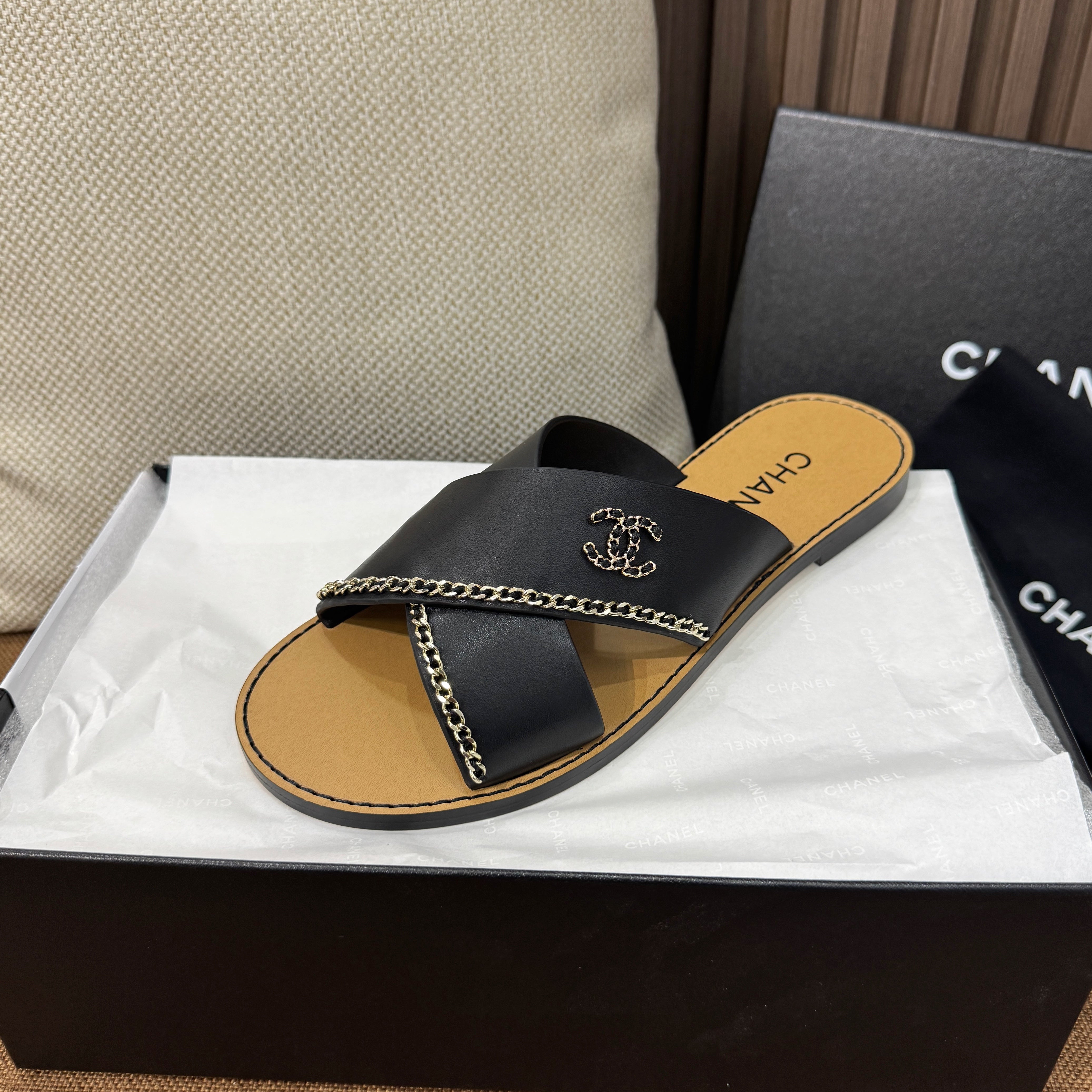 C 26C 카프스킨 뮬 샌들