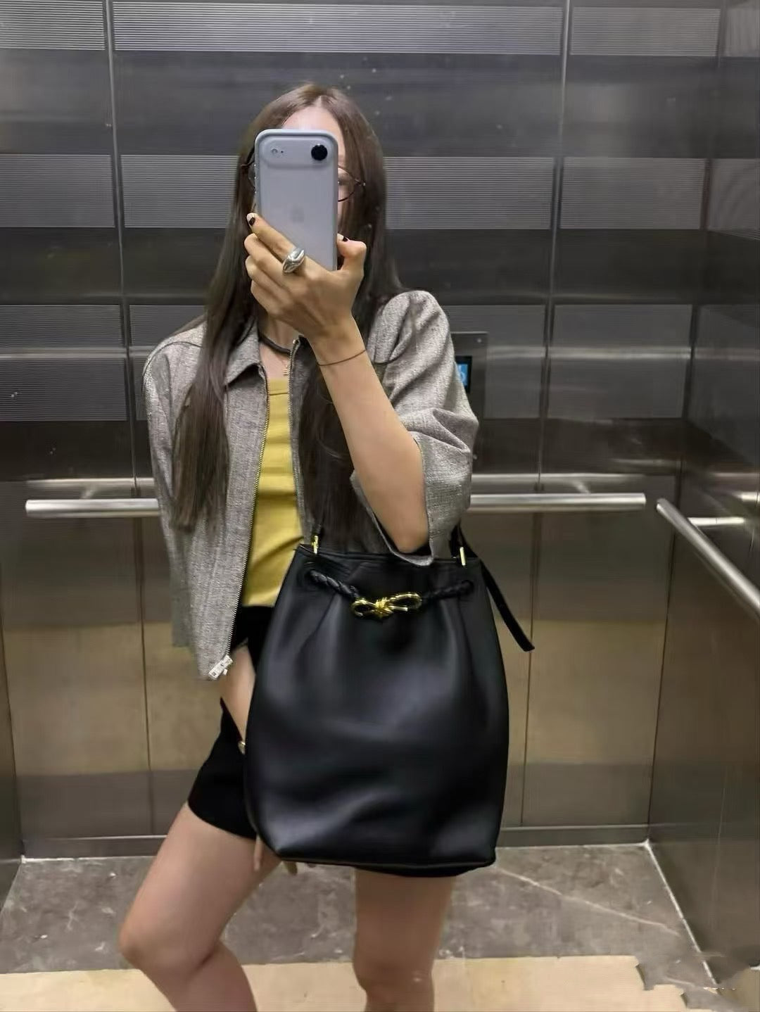 보테가 베네타 안디아모 버킷백