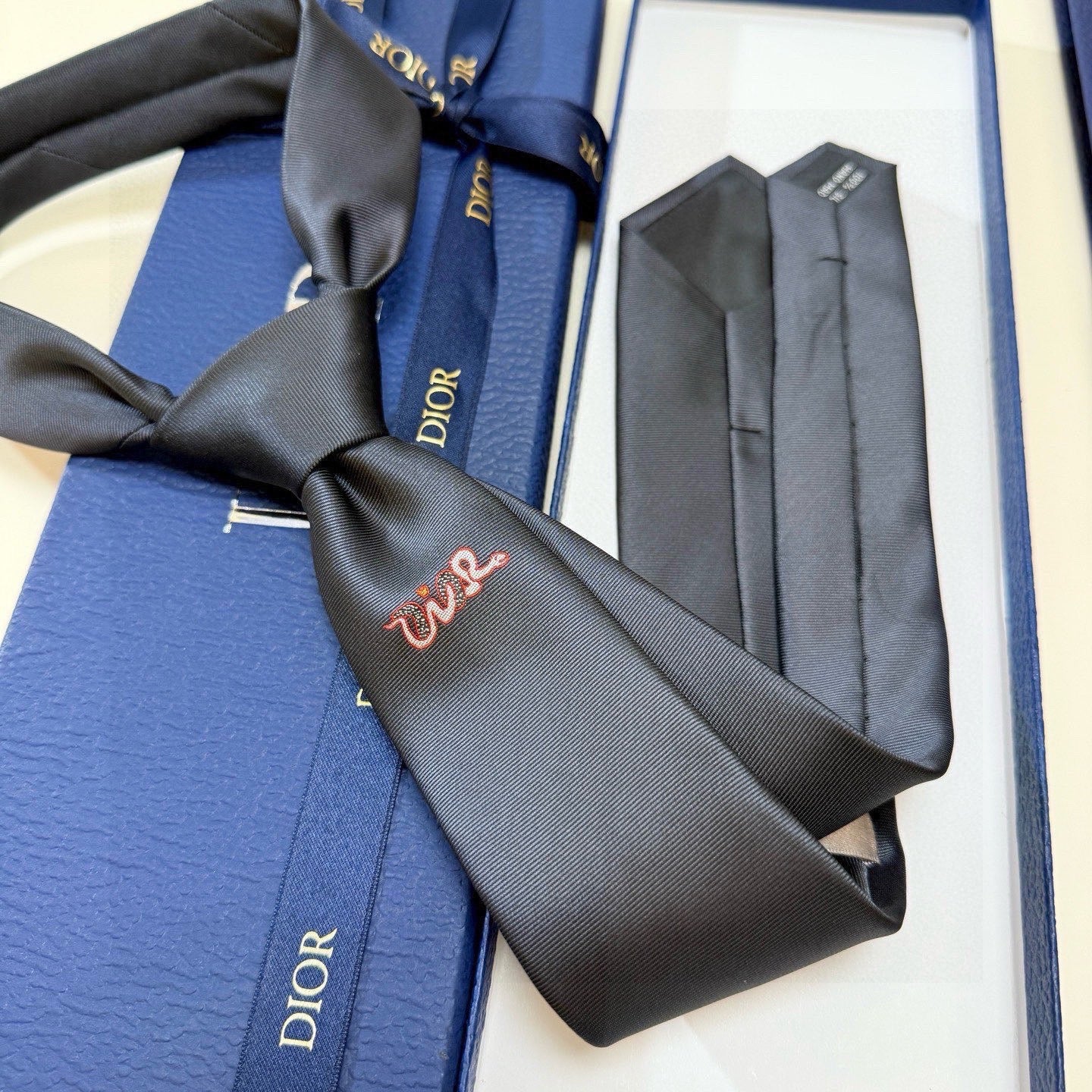 디올 넥타이 11