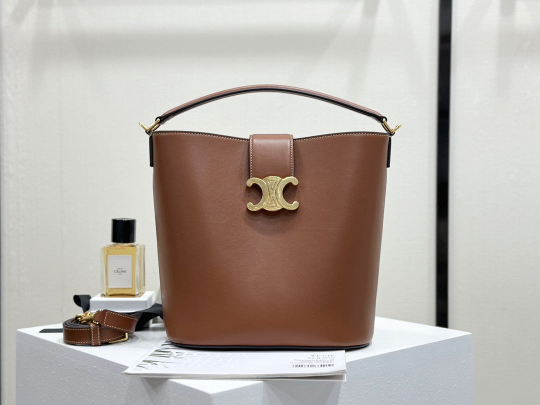 CEL 루이즈 버킷백 미디움